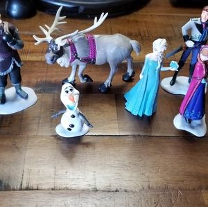 Disney FROZEN Figurines/Toys Set of 5 Elsa Anna Hans Olaf and Sven EUC